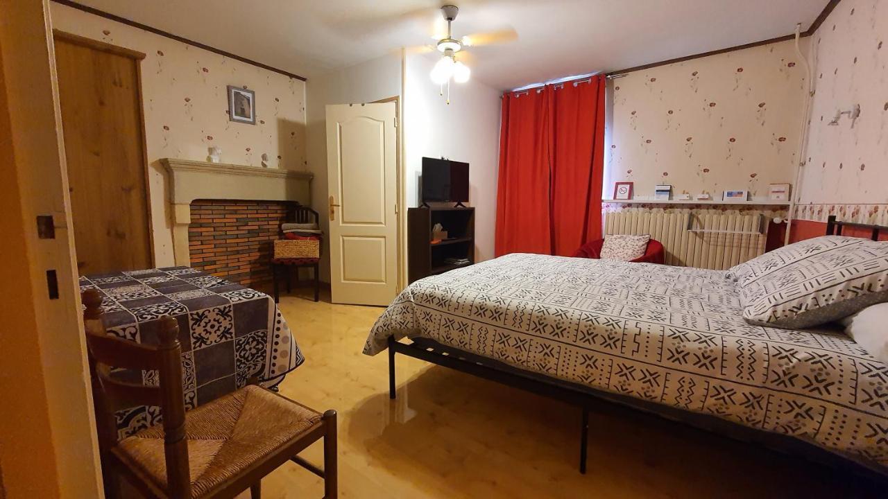 Bed and Breakfast La Grange Des Roches Roses Anchenoncourt-et-Chazel Номер фото